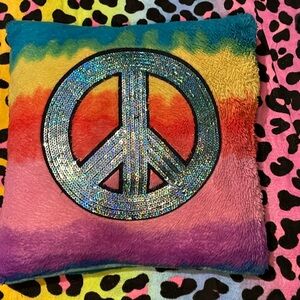 ❣️CLEARANCE ITEM❣️Justice Peace Sign Pillow